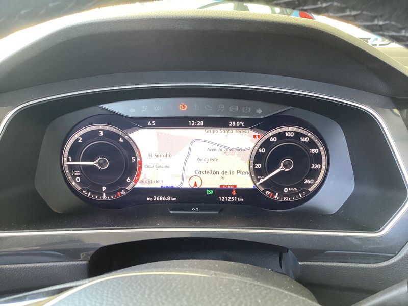 Volkswagen Tiguan 2.0 TDI Sport BlueMotion Tech 2018 – снимка 18