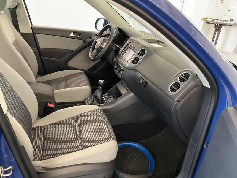 Volkswagen Tiguan 2.0 TDI Trend & Fun BlueMotion Tech 2011 – снимка 3