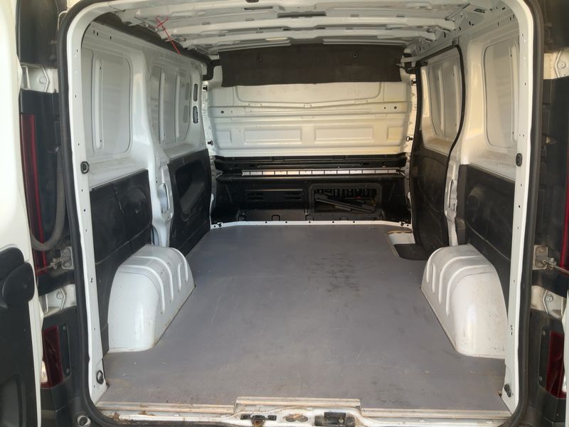 Renault Trafic 1.6 dCi L1H1 2,7t Komfort 2019 – снимка 15