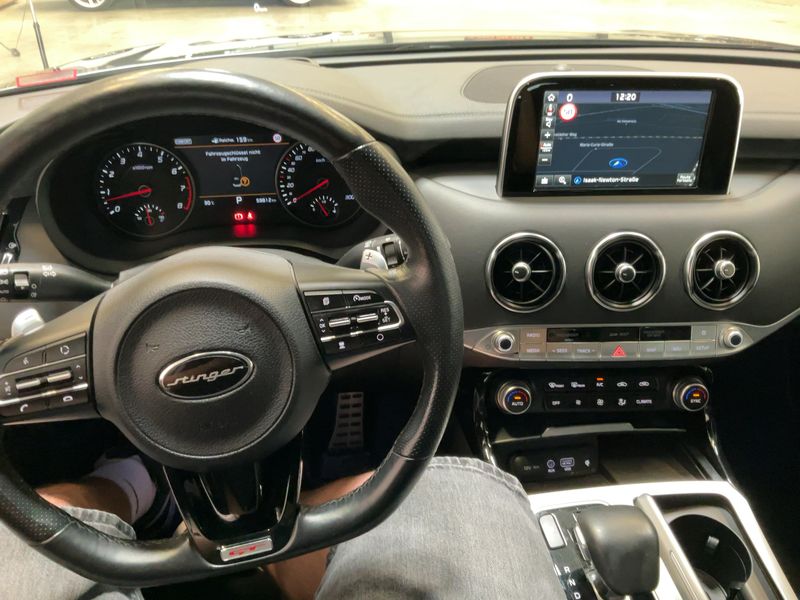 Kia Stinger 3.3 V6 TGDI GT 4WD 2018 – снимка 17