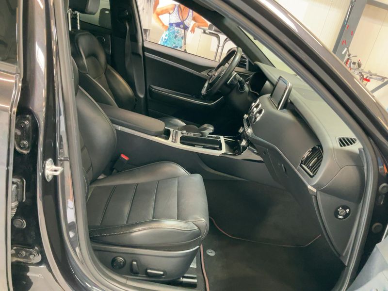 Kia Stinger 3.3 V6 TGDI GT 4WD 2018 – снимка 16