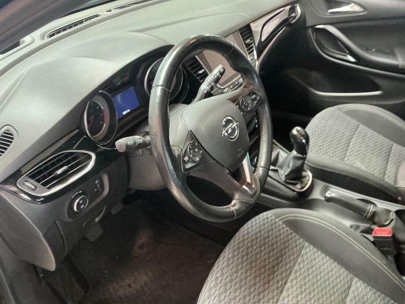 Opel Astra 1.6 SIDI Turbo Dynamic Start&Stop 2017 – снимка 23