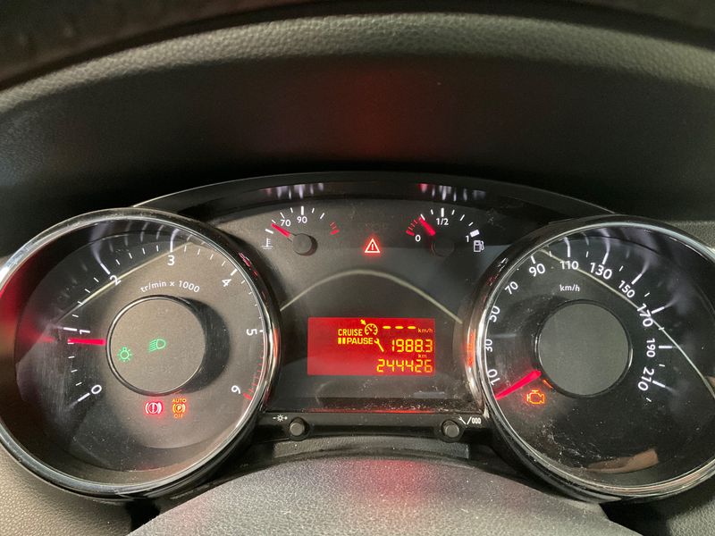 Peugeot 5008 1.6 HDi Active 2013 – снимка 4