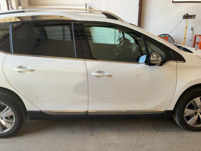 Peugeot 2008 1.6 e-HDi Allure 2013 – снимка 10