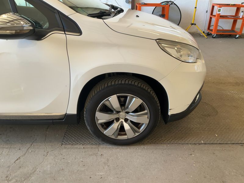 Peugeot 2008 1.6 e-HDi Allure 2013 – снимка 11