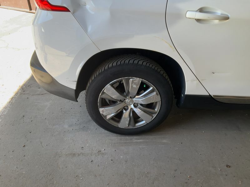 Peugeot 2008 1.6 e-HDi Allure 2013 – снимка 9
