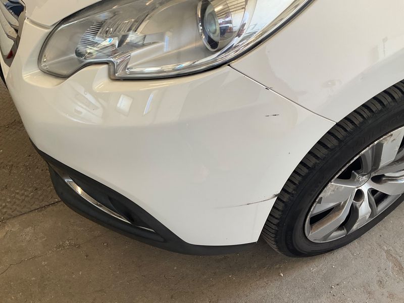 Peugeot 2008 1.6 e-HDi Allure 2013 – снимка 39