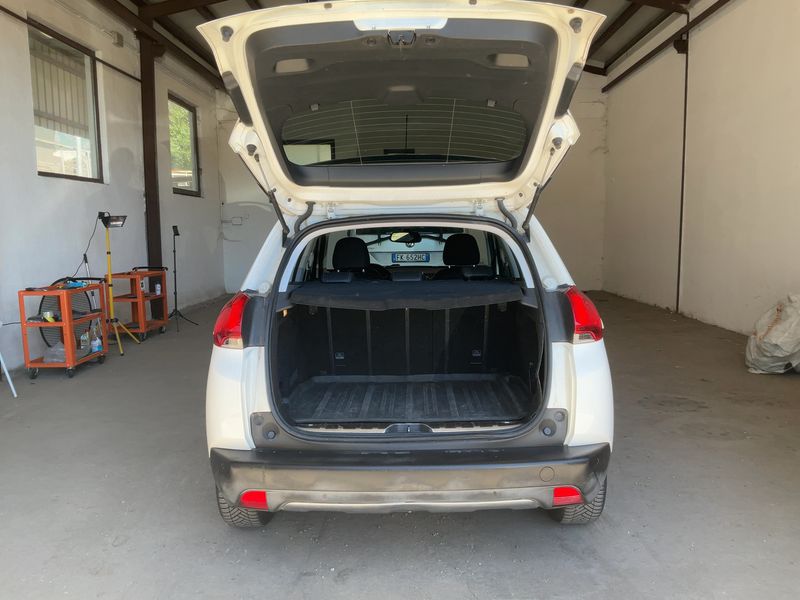 Peugeot 2008 1.6 e-HDi Allure 2013 – снимка 15