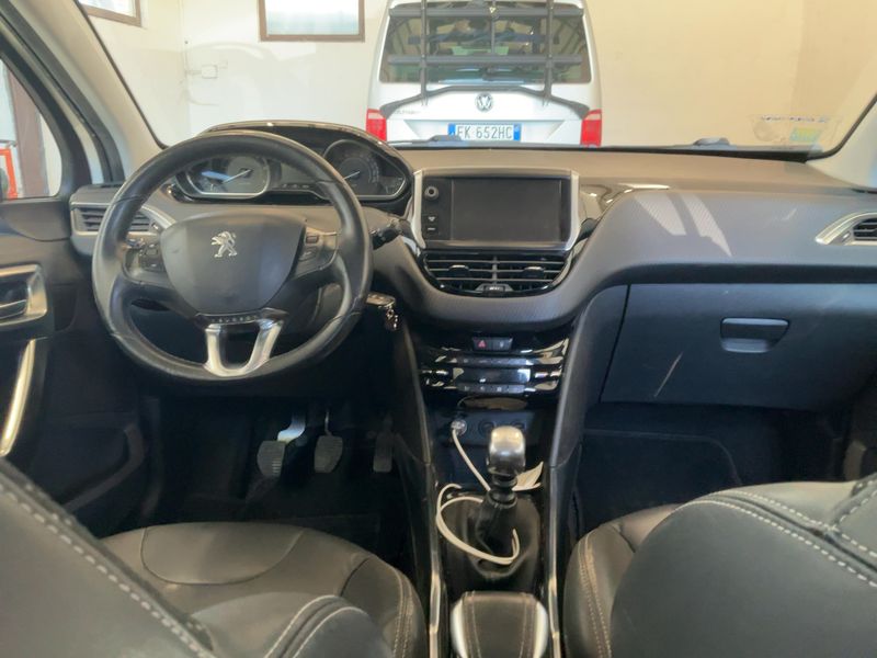 Peugeot 2008 1.6 e-HDi Allure 2013 – снимка 17
