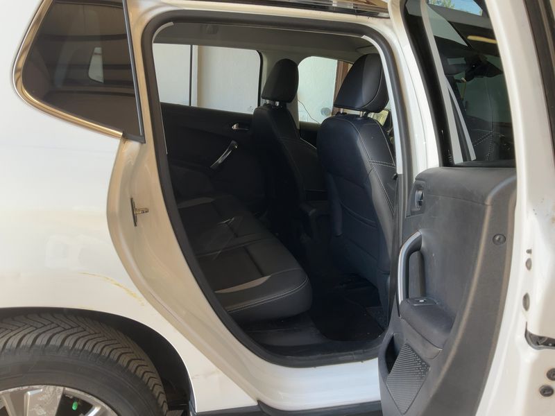 Peugeot 2008 1.6 e-HDi Allure 2013 – снимка 19