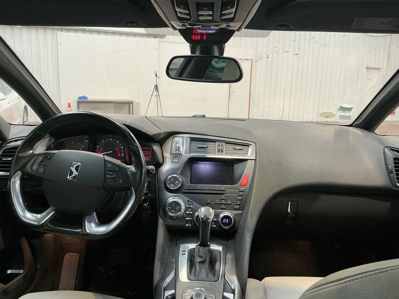 Citroen DS5 2.0 HDi Executive 2012 – снимка 17