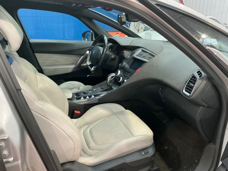 Citroen DS5 2.0 HDi Executive 2012 – снимка 16