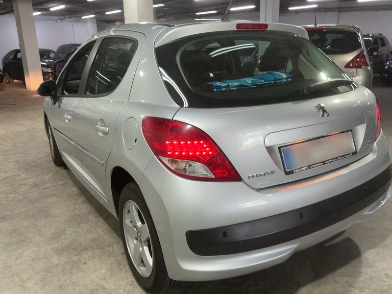 Peugeot 207 1.4 VTi Tendance 2012 – снимка 6