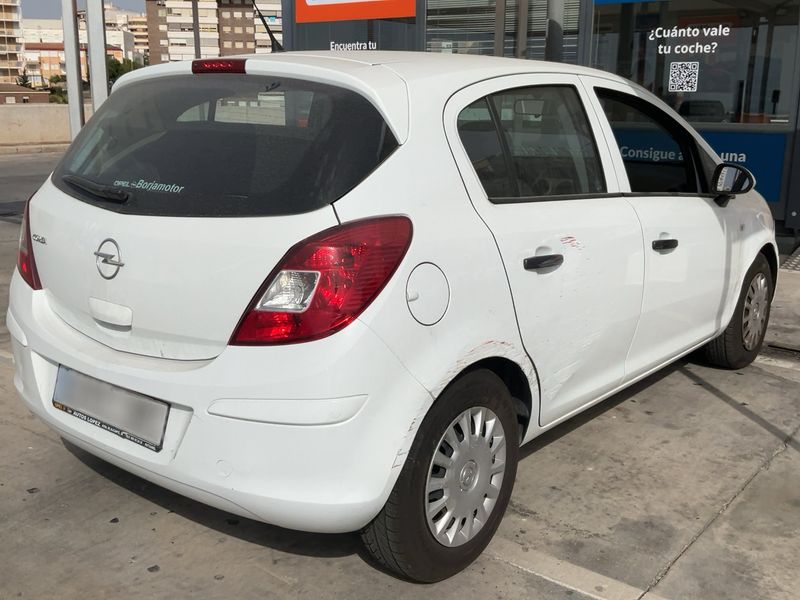Opel Corsa 1.2 Essentia 2010 – снимка 8