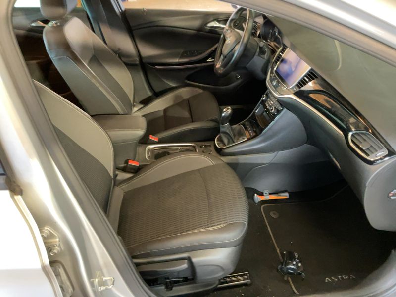 Opel Astra 1.5 CDTI Ultimate Start/Stop 2019 – снимка 16