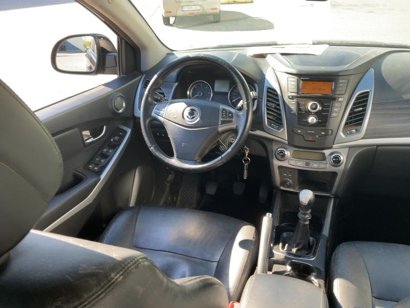 Ssangyong Korando 2.0 TD Basic 4x2 2015 – снимка 17