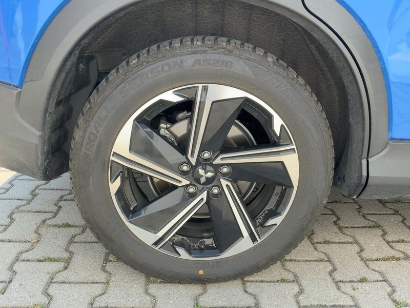 Mitsubishi Eclipse Cross 2.4 Plug-in Hybrid 4WD 2022 – снимка 9