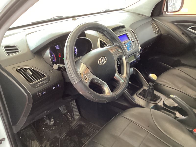 Hyundai ix35 1.7 CRDi Comfort 2WD 2011 – снимка 27