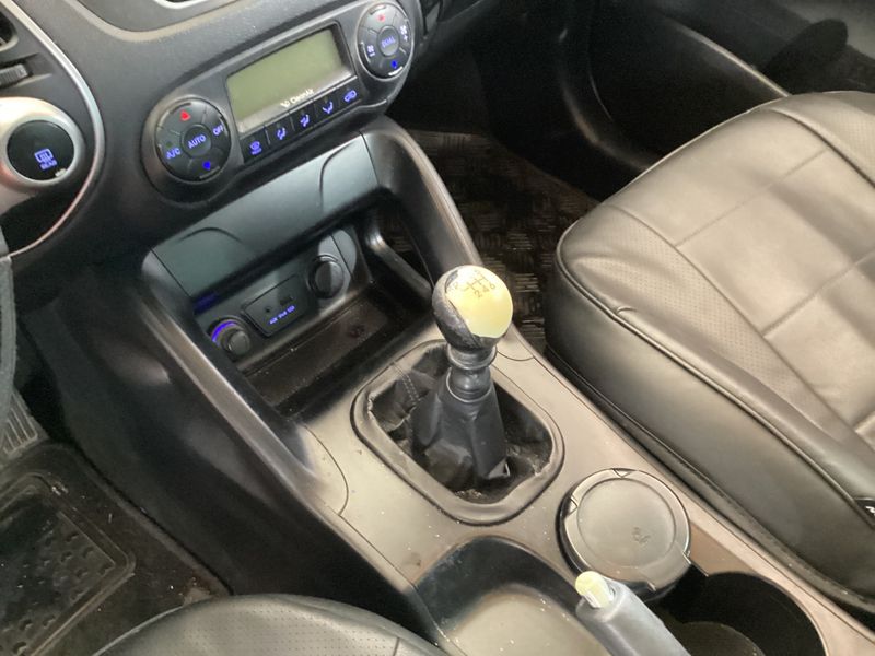 Hyundai ix35 1.7 CRDi Comfort 2WD 2011 – снимка 24