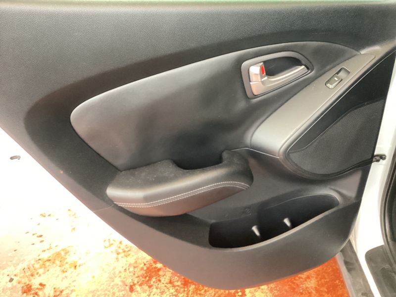 Hyundai ix35 1.7 CRDi Comfort 2WD 2011 – снимка 22