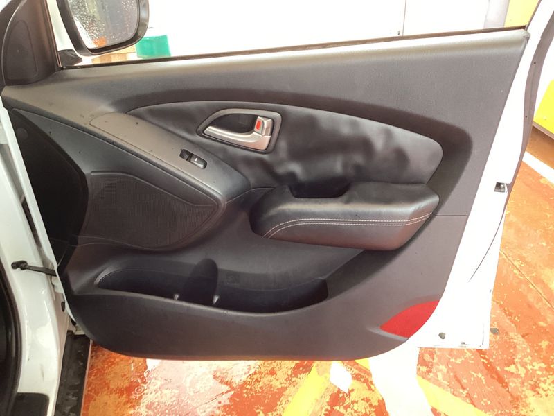 Hyundai ix35 1.7 CRDi Comfort 2WD 2011 – снимка 25