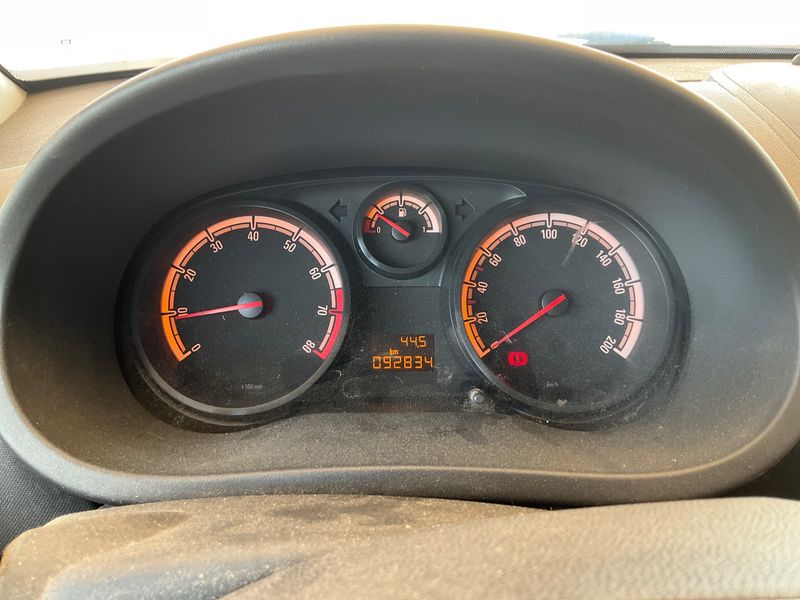 Opel Corsa 1.0 Essentia 2012 – снимка 4