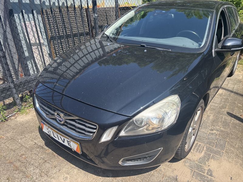 Volvo V60 1.6 T4 Momentum 2011 – снимка 2