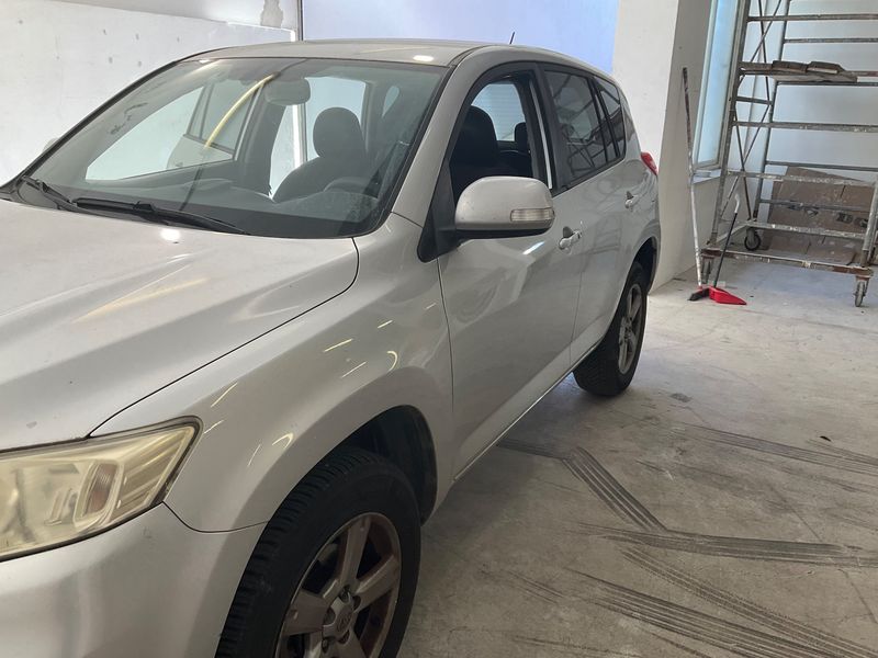 Toyota RAV 4 2.2 D-4D Lounge 2012 – снимка 2