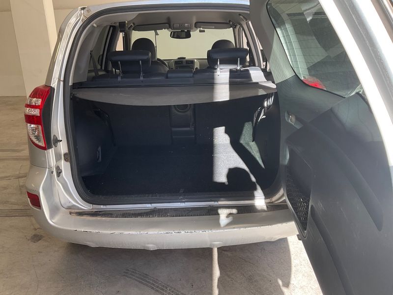 Toyota RAV 4 2.2 D-4D Lounge 2012 – снимка 15