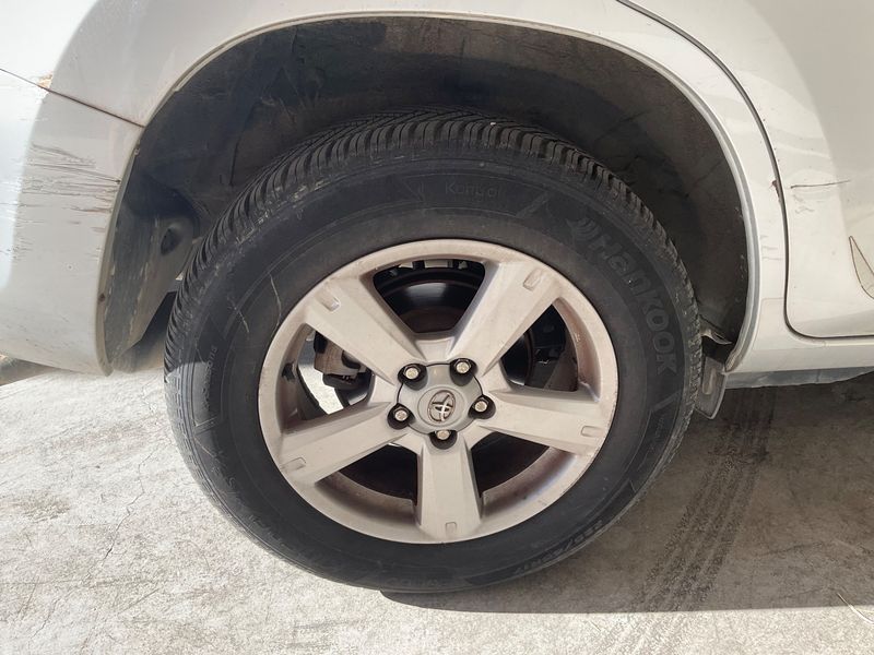Toyota RAV 4 2.2 D-4D Lounge 2012 – снимка 9