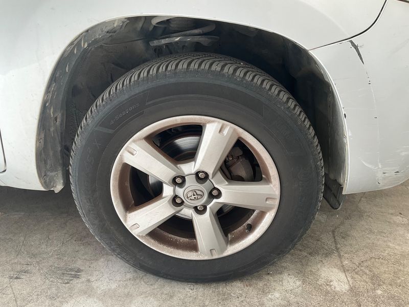 Toyota RAV 4 2.2 D-4D Lounge 2012 – снимка 11