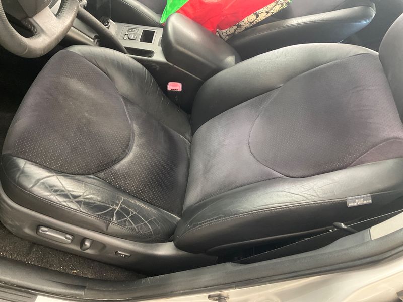 Toyota RAV 4 2.2 D-4D Lounge 2012 – снимка 32