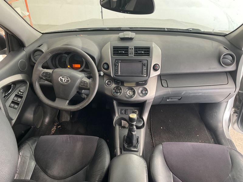 Toyota RAV 4 2.2 D-4D Lounge 2012 – снимка 17