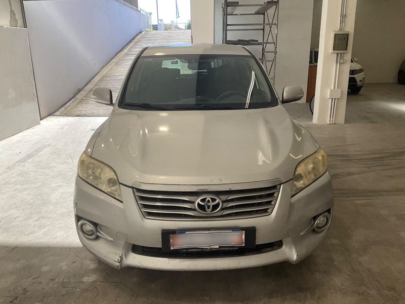 Toyota RAV 4 2.2 D-4D Lounge 2012 – снимка 14