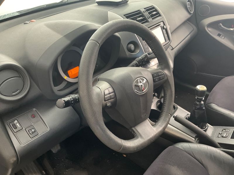Toyota RAV 4 2.2 D-4D Lounge 2012 – снимка 33