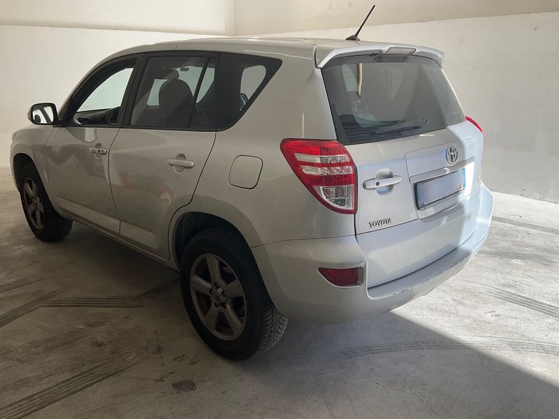 Toyota RAV 4 2.2 D-4D Lounge 2012 – снимка 6
