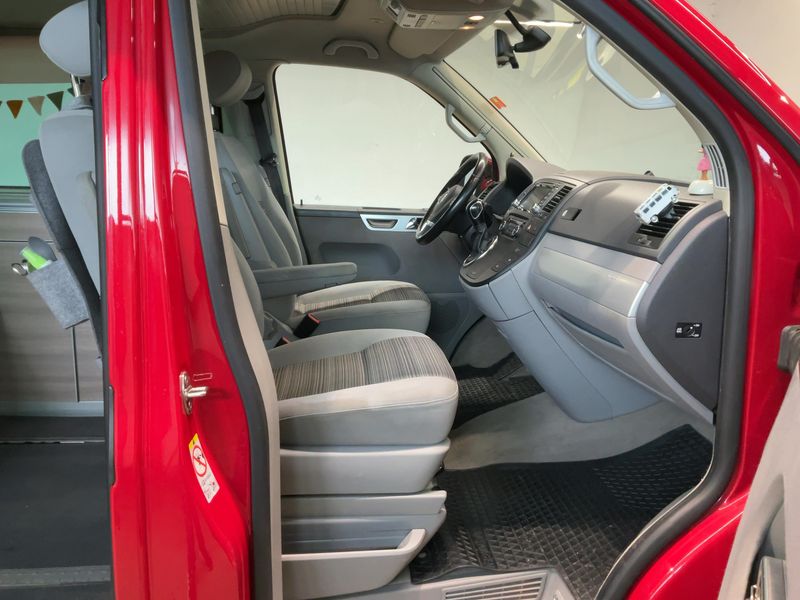 Volkswagen T5 California 2.0 TDI Comfortline Aufstelldach 2010 – снимка 16