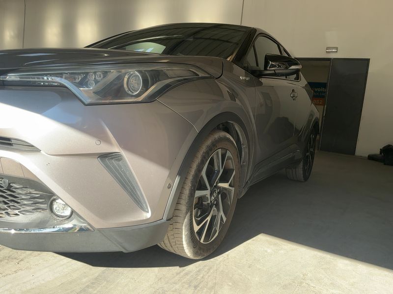 Toyota C-HR 1.8 Hybrid Graphic 2017 – снимка 2