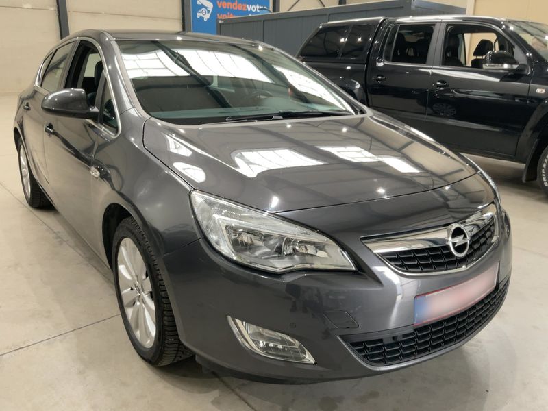Opel Astra 1.6 Innovation 2012 – снимка на щета