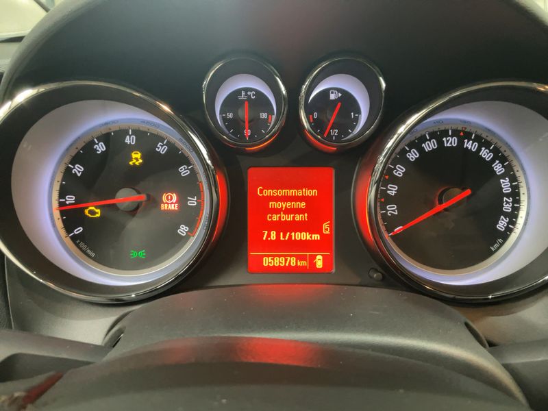 Opel Astra 1.6 Innovation 2012 – снимка 13
