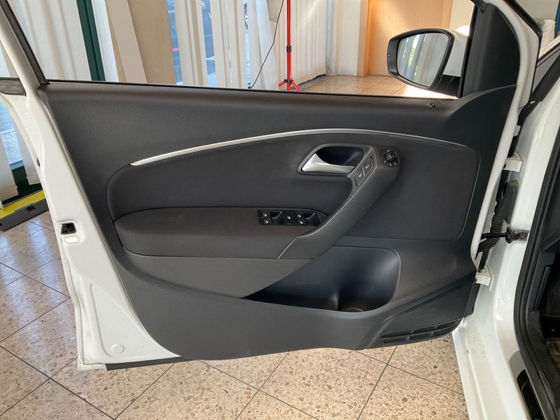 Volkswagen Polo 1.0 Lounge BlueMotion Tech 2016 – снимка 27