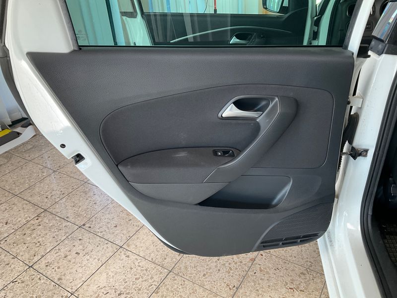 Volkswagen Polo 1.0 Lounge BlueMotion Tech 2016 – снимка 26