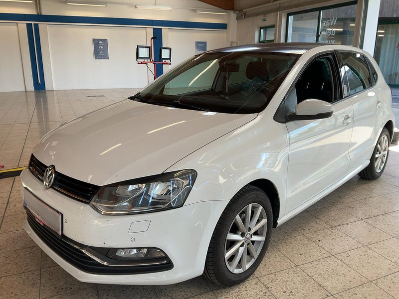 Volkswagen Polo 1.0 Lounge BlueMotion Tech 2016 – снимка 1