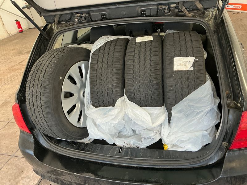 BMW 3er 318i 2012 – снимка 15
