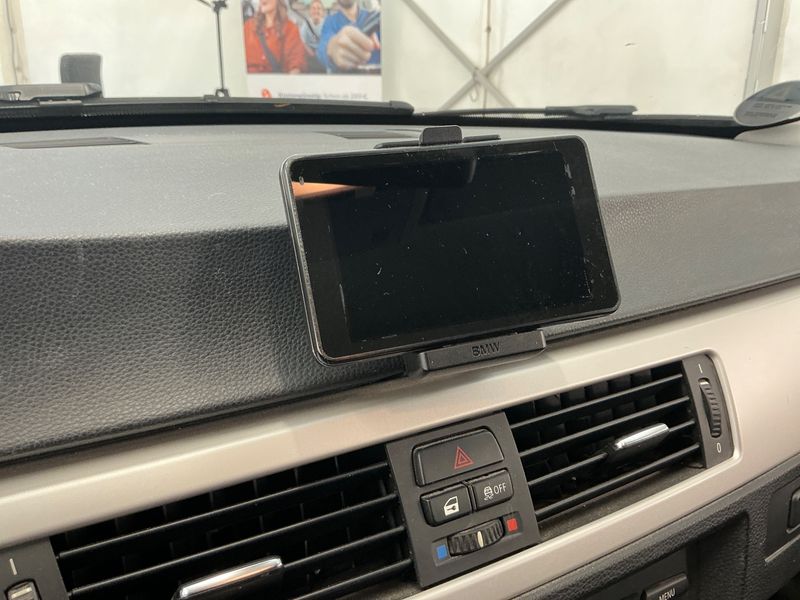 BMW 3er 318i 2012 – снимка 23