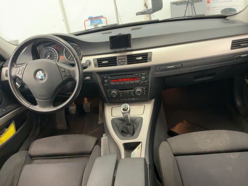 BMW 3er 318i 2012 – снимка 18