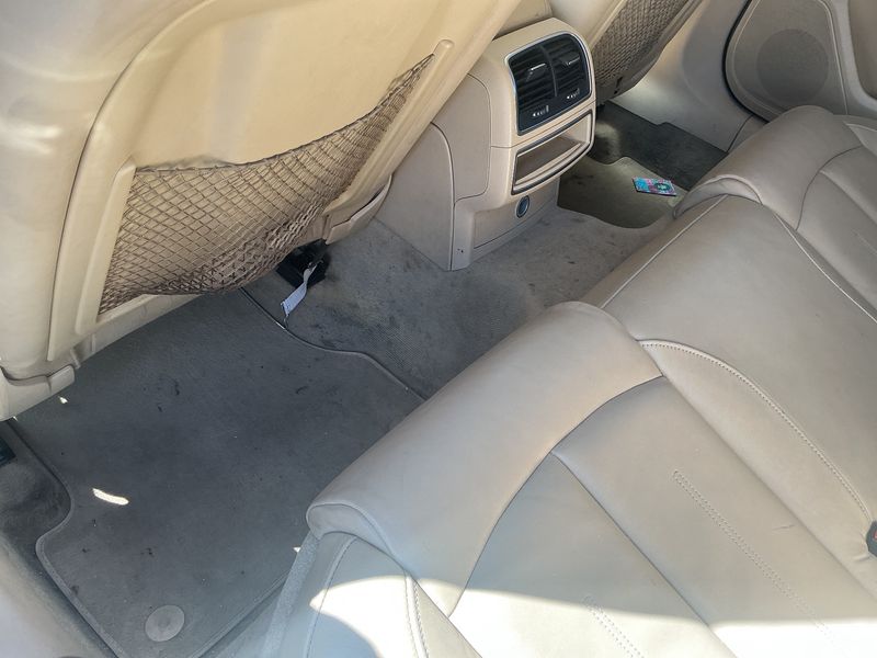 Audi A6 2.8 V6 FSI quattro 2013 – снимка 33