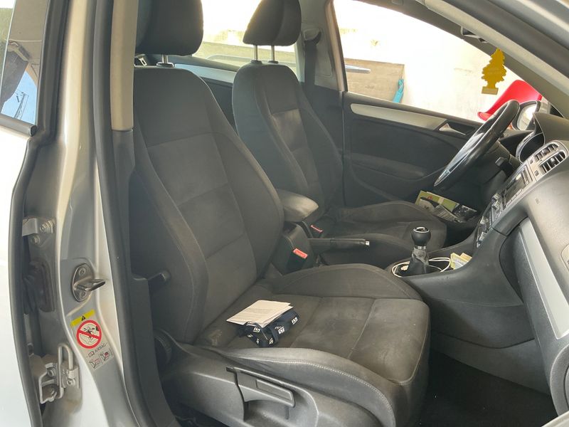 Volkswagen Golf VI 2.0 TDI Carat BlueMotion Tech 2010 – снимка 3