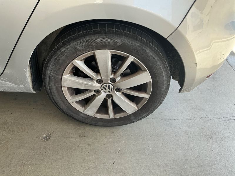 Volkswagen Golf VI 2.0 TDI Carat BlueMotion Tech 2010 – снимка 17