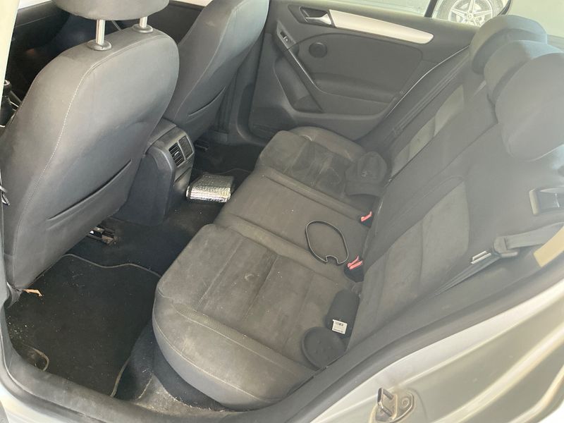 Volkswagen Golf VI 2.0 TDI Carat BlueMotion Tech 2010 – снимка 11